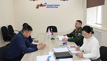 Ресвоенкомат организовал первый прием граждан